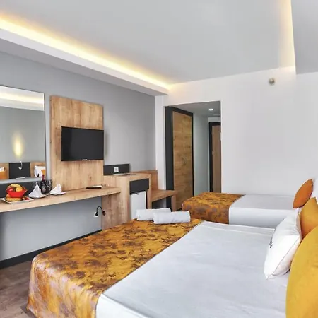 Random By Lookbookholiday Side