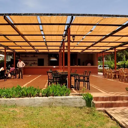 Hotell Random By Lookbookholiday Side