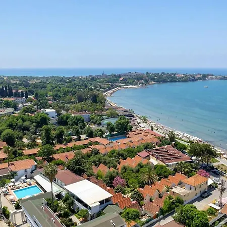 Random By Lookbookholiday 호텔