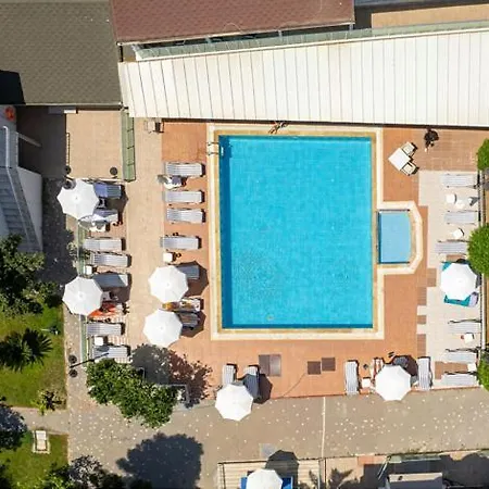 Random By Lookbookholiday Hotell Side