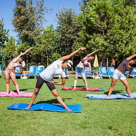 Hotell Random By Lookbookholiday Side