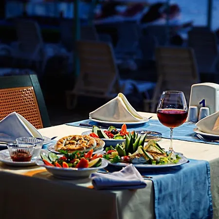 Random By Lookbookholiday Hotell