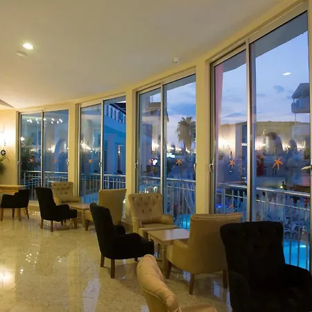 Random By Lookbookholiday Hotell