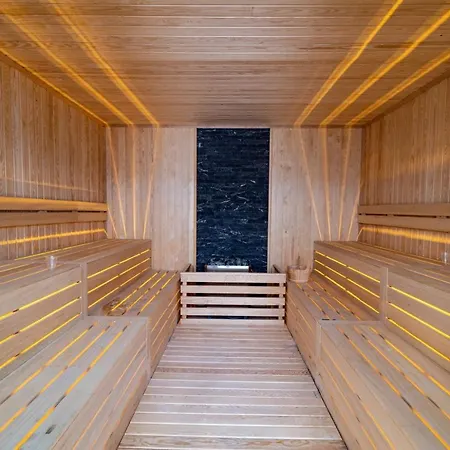 Hotell Random By Lookbookholiday Side