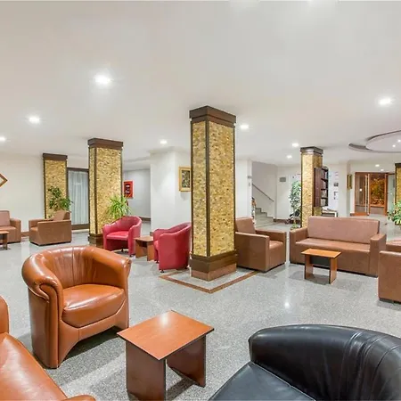 Hotell Random By Lookbookholiday 4*