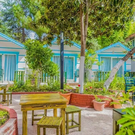 Random By Lookbookholiday Отель 4*