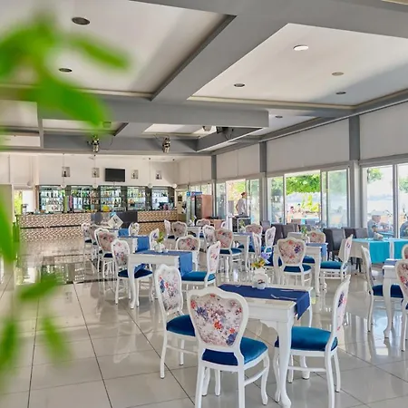 Random By Lookbookholiday