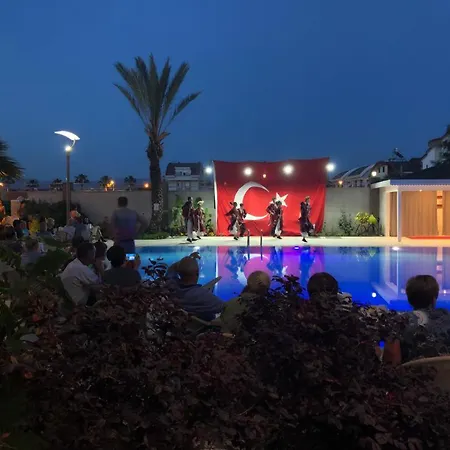 Random By Lookbookholiday 시데