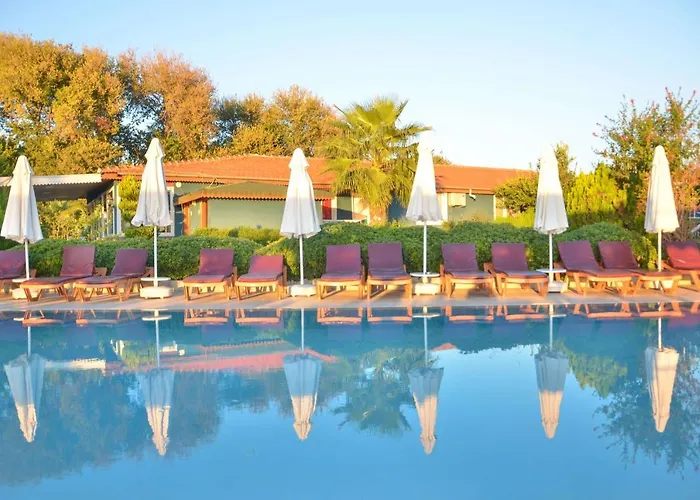 Random By Lookbookholiday Otel 4*