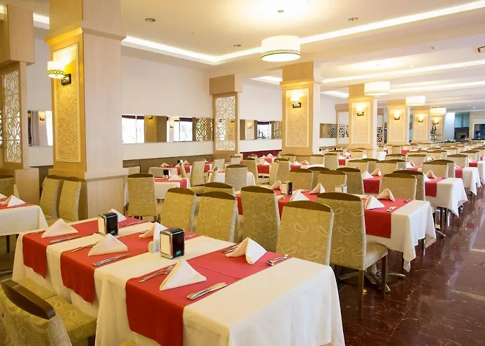 Otel Random By Lookbookholiday Side