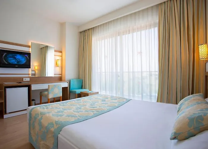 Random By Lookbookholiday Otel 4*