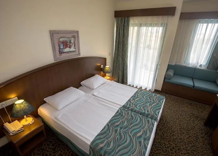 Otel Random By Lookbookholiday 4*