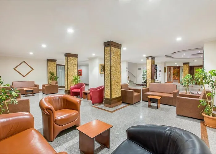 Otel Random By Lookbookholiday 4*