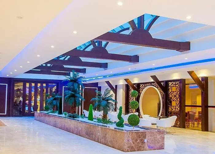 Random By Lookbookholiday Otel Side