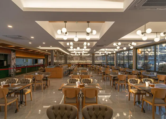 Random By Lookbookholiday Side