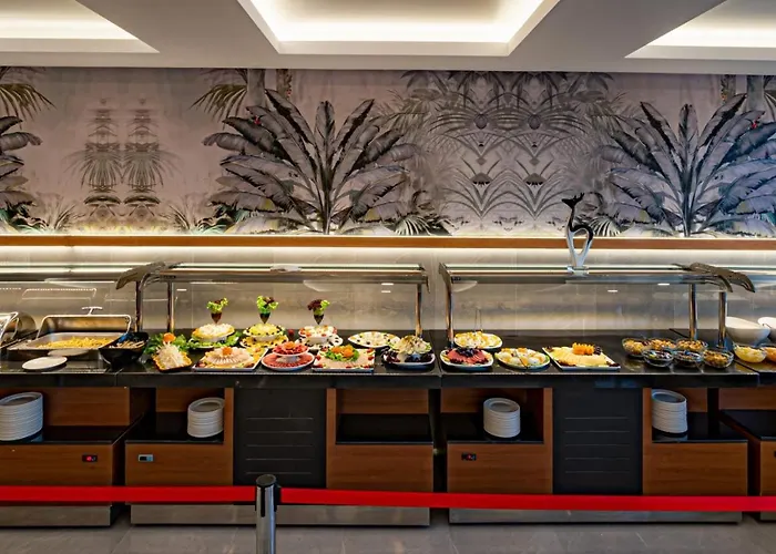 Otel Random By Lookbookholiday 4*