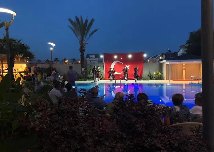 Random By Lookbookholiday Σιντέ