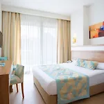 Hotel Random By Lookbookholiday Side