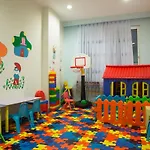 Hotell Random By Lookbookholiday Side