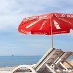 Random By Lookbookholiday Hotell Side