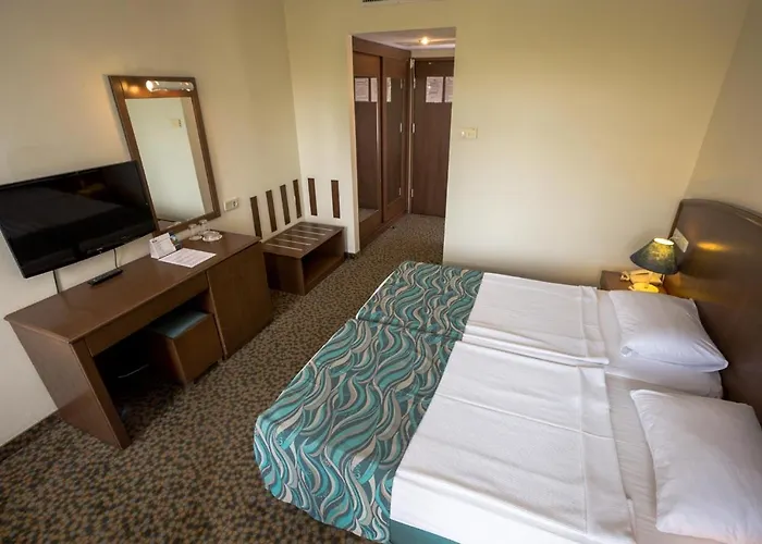 Random By Lookbookholiday 4* 锡德