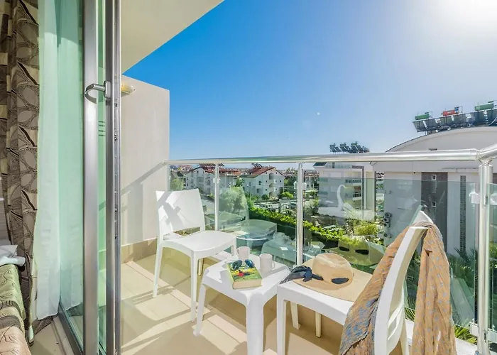 Random By Lookbookholiday 锡德