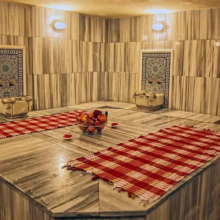 Hotel Random By Lookbookholiday Side