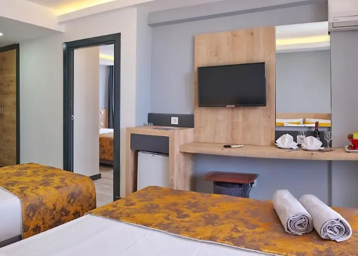 Hotel Random By Lookbookholiday Side