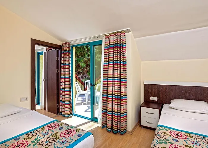 Random By Lookbookholiday 4*