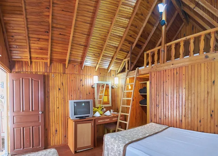 Hotel Random By Lookbookholiday